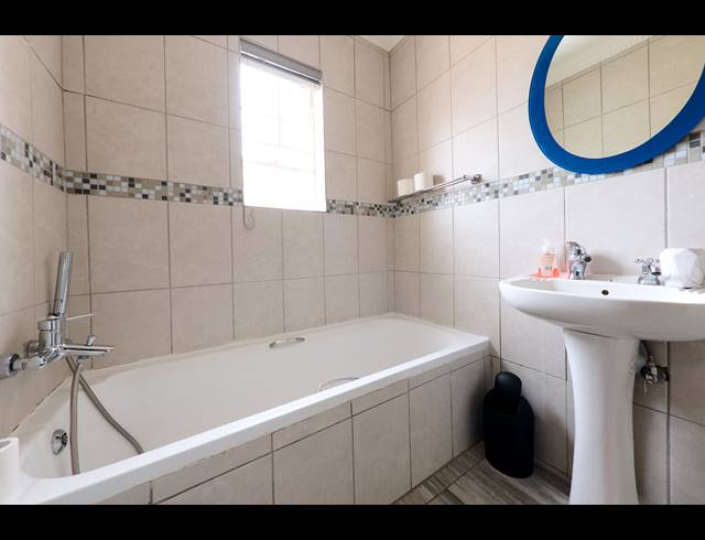 2 BEDROOM DUPLEX FOR SALE IN HALFWAY GARDENS
